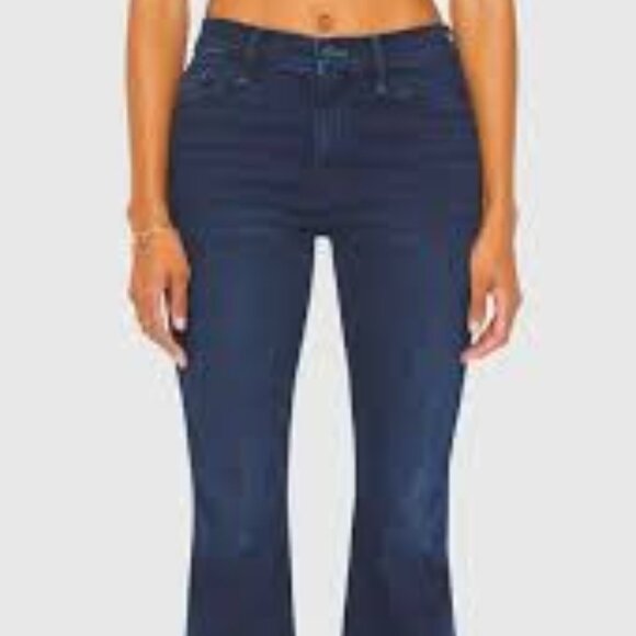 65 - NWT MOTHER THE WEEKENDER FRAY JEANS - Picture 3 of 8